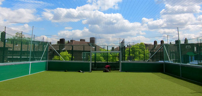 Minispielfeld auf dem Dach